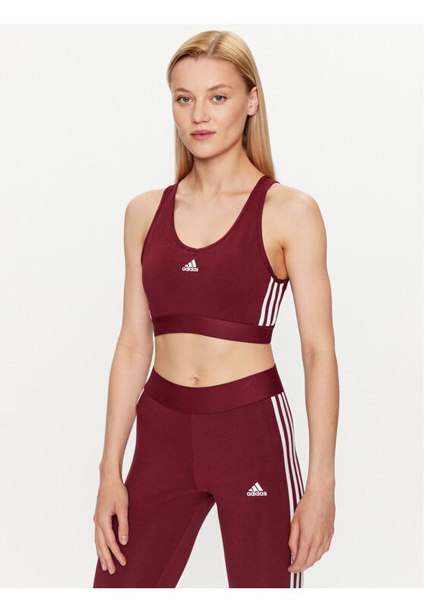 Adidas - adidas Bluzka Essentials 3-Stripes Crop Top With Removable Pads IK8320 Czerwony. Kolor: czerwony. Materiał: bawełna