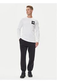 The North Face Longsleeve Fine NF0A8A6P Biały Regular Fit. Kolor: biały. Materiał: syntetyk. Długość rękawa: długi rękaw