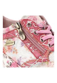 Sneakersy damskie Laura Vita, ze skóry naturalnej na solidnej podeszwie z klasycznym sznurowaniem, różowe, 51 SL26803B-51B. Okazja: na co dzień. Zapięcie: sznurówki. Kolor: różowy. Materiał: skóra. Wzór: nadruk, kwiaty. Styl: klasyczny #4