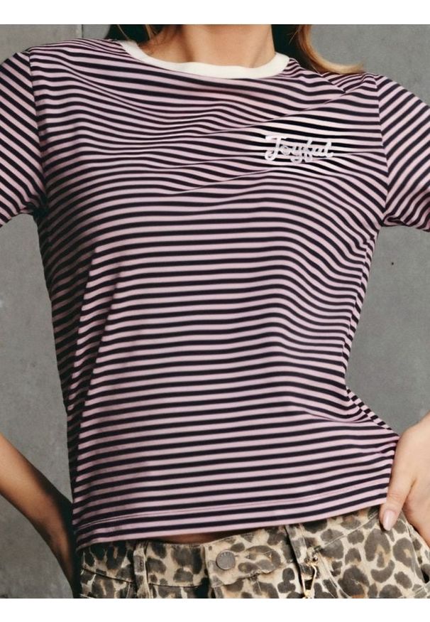 Sinsay - Koszulka w paski z haftowanym napisem - wielobarwny. Wzór: napisy, haft, paski