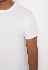 Born2be - Biała Bawełniana Koszulka T-shirt w Stylu Basic Malorisa. Okazja: na co dzień. Kolor: biały. Materiał: bawełna. Styl: klasyczny, casual, elegancki