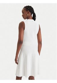 Guess Sukienka dzianinowa W6GK53 Z0658 Biały Regular Fit. Kolor: biały. Materiał: syntetyk #2