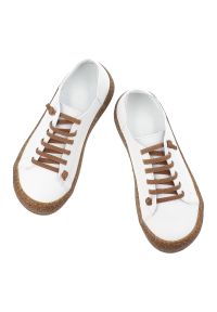 Półbuty damskie Ravini, cholewka ze skóry naturalnej licowej wiązany fason z zabudowanym przodem, białe, 1301. Kolor: biały. Materiał: skóra. Szerokość cholewki: normalna #5