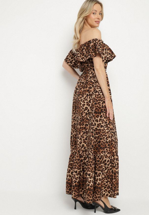 Born2be - Brązowa Sukienka Hiszpanka w Panterkę o Rozkloszowanym Kroju z Gumką w Talii Giterta. Okazja: na co dzień. Typ kołnierza: dekolt hiszpanka. Kolor: brązowy. Wzór: motyw zwierzęcy. Typ sukienki: rozkloszowane. Styl: elegancki, casual