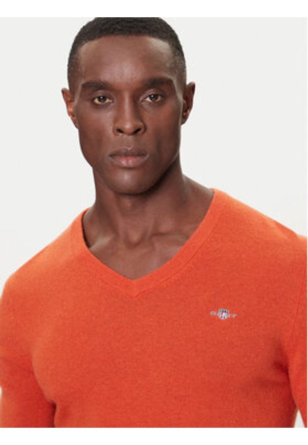GANT - Gant Sweter 8050274 Pomarańczowy Regular Fit. Kolor: pomarańczowy. Materiał: wełna