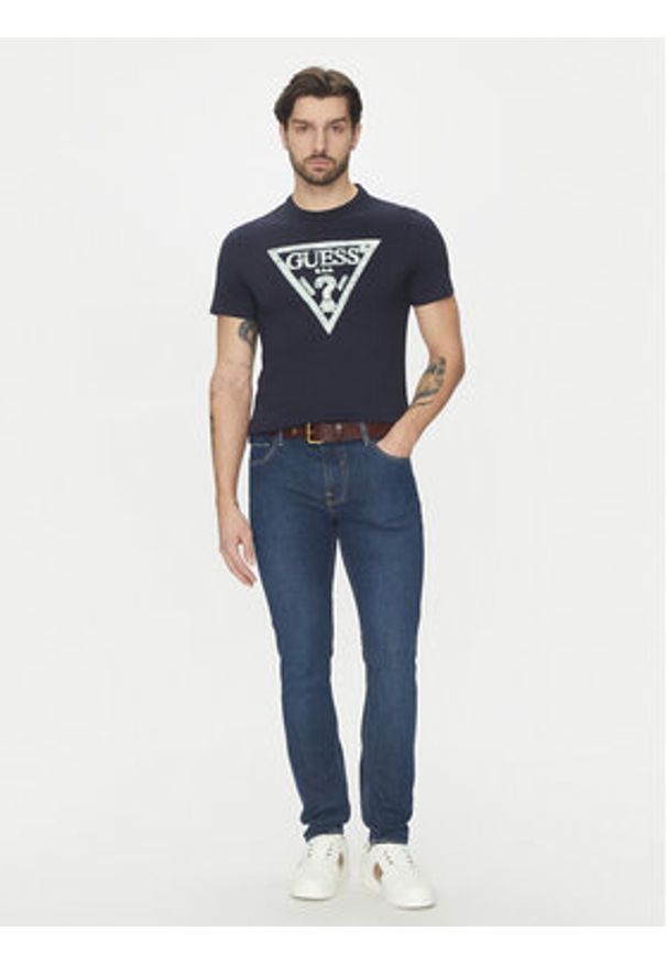 Guess T-Shirt M5GI06I3Z14 Granatowy Classic Fit. Kolor: niebieski. Materiał: bawełna