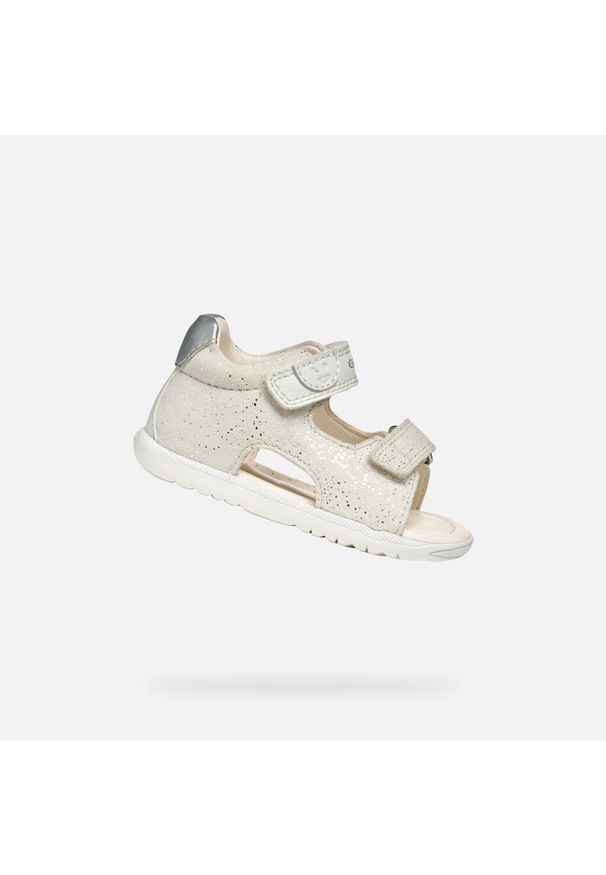 Sandały Geox Model B Sandal Macchia Gir Kolor Biały. Kolor: szary, biały, wielokolorowy. Materiał: skóra. Sezon: lato