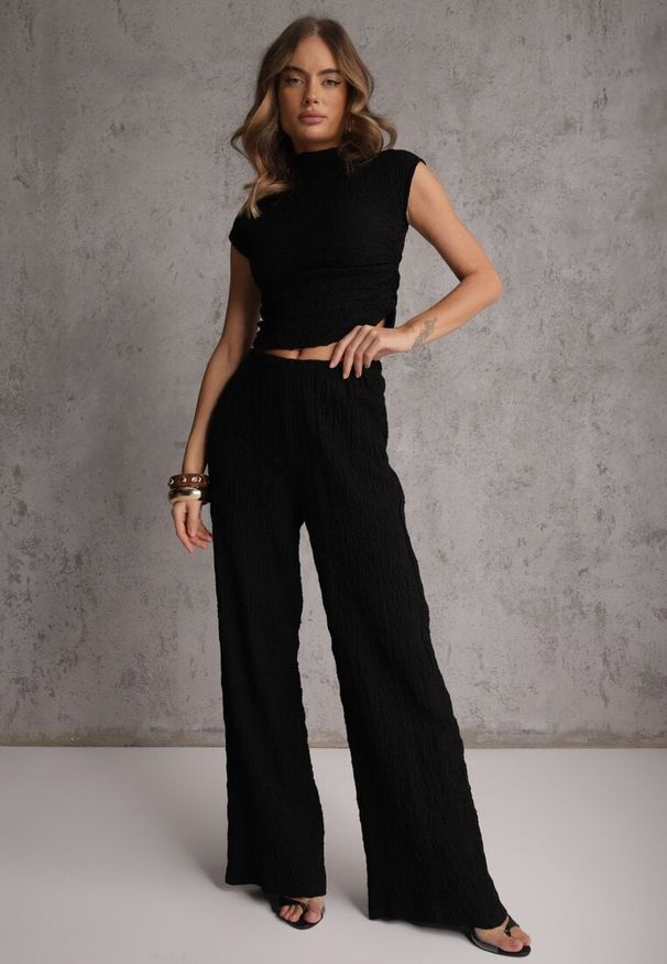 Renee - Czarny Komplet Spodnie Wide Leg i Top ze Stójką i Drapowaniem w Talii Meridone. Kolor: czarny. Materiał: materiał