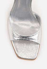 Renee - Srebrne Sandały VICES na Szpilce z Kwadratowym Noskiem Viviene. Okazja: na wesele, na ślub cywilny. Zapięcie: sprzączka. Kolor: srebrny. Obcas: na szpilce. Styl: elegancki. Wysokość obcasa: średni #4