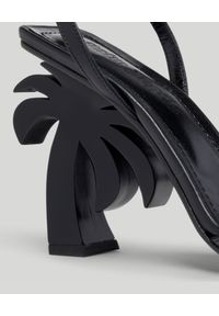 PALM ANGELS - Czarne sandały na obcasie w kształcie palmy. Kolor: czarny. Obcas: na obcasie. Wysokość obcasa: średni #10
