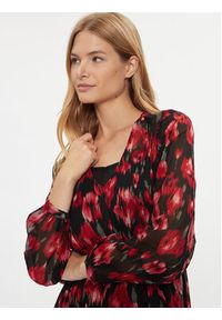 only - ONLY Sukienka codzienna 15305034 Czerwony Regular Fit. Okazja: na co dzień. Kolor: czerwony. Materiał: syntetyk. Typ sukienki: proste. Styl: casual #6