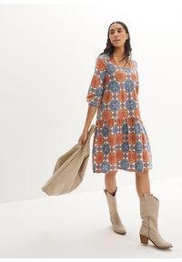 bonprix - Sukienka shirtowa z lejącego materiału z wiskozą. Kolor: niebieski. Materiał: wiskoza, materiał. Wzór: nadruk