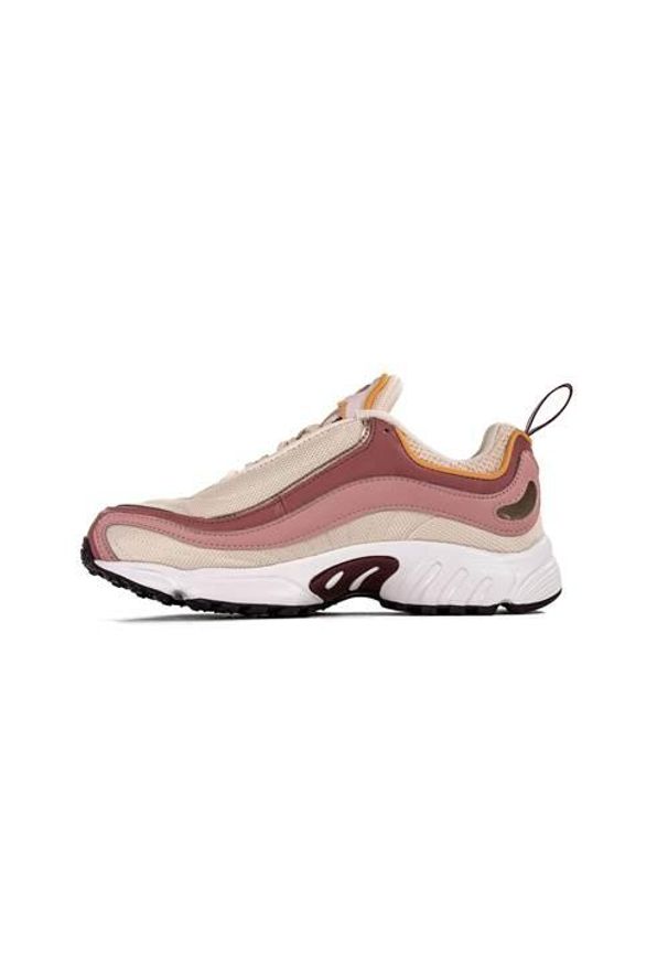 Buty do chodzenia damskie Reebok Daytona Dmx. Zapięcie: sznurówki. Kolor: brązowy. Materiał: materiał, syntetyk. Szerokość cholewki: normalna. Sport: turystyka piesza