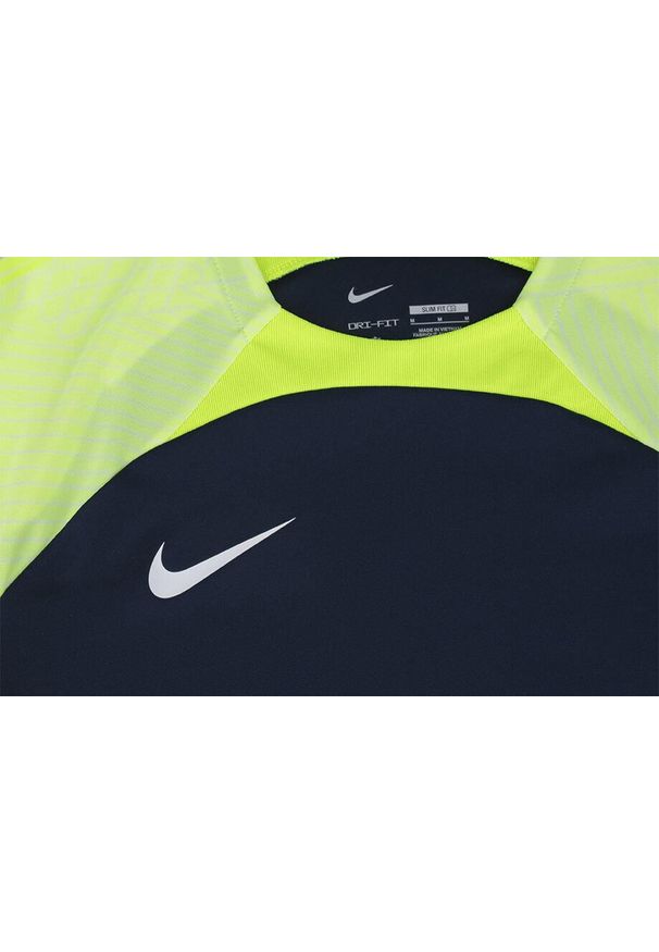 Koszulka sportowa męska Nike Dri-FIT Strike 23. Kolor: niebieski. Technologia: Dri-Fit (Nike). Sport: piłka nożna