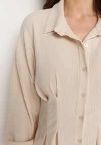 Born2be - Beżowa Taliowana Sukienka Koszulowa Mini Arukini. Kolor: beżowy. Typ sukienki: koszulowe. Długość: mini #2