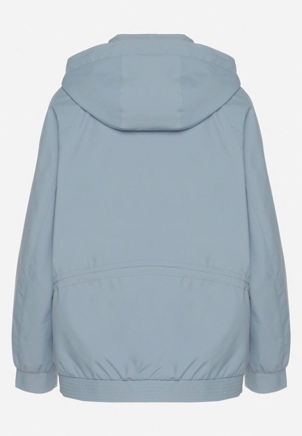 Born2be - Niebieska Kurtka Parka o Pudełkowym Kroju ze Ściągaczem w Talii i Kapturem Sesoliena. Okazja: na co dzień, na spacer. Kolor: niebieski. Materiał: jeans. Długość rękawa: długi rękaw. Długość: długie. Styl: casual, elegancki