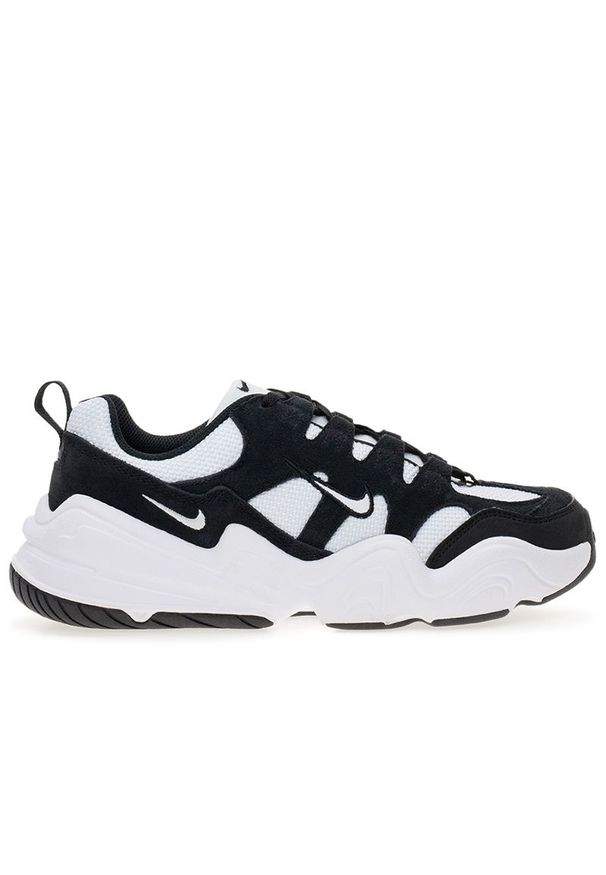 Buty Nike Tech Hera DR9761-101 - czarno-białe. Zapięcie: sznurówki. Kolor: czarny, biały, wielokolorowy. Materiał: materiał, skóra, guma. Szerokość cholewki: normalna. Obcas: na platformie