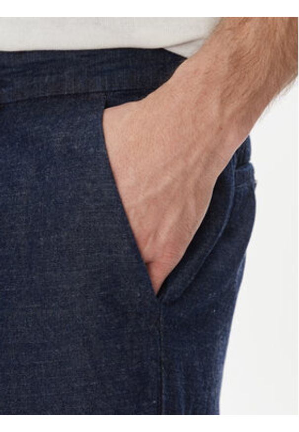 Marciano Guess Chinosy 5GHB17 4466Z Granatowy Regular Fit. Kolor: niebieski. Materiał: bawełna