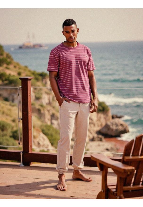 Sinsay - Spodnie jogger - beżowy. Kolor: beżowy