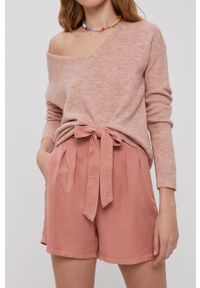 Vero Moda Szorty damskie kolor różowy gładkie high waist. Stan: podwyższony. Kolor: różowy. Materiał: tkanina, jedwab, materiał, lyocell. Wzór: gładki #1