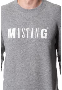 Mustang - MUSTANG BLUZA Logo Sweatshirt MID GREY MELANGE 1006290 4140. Kolor: szary. Wzór: nadruk, melanż #8