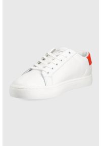 Calvin Klein Jeans buty kolor biały. Nosek buta: okrągły. Zapięcie: sznurówki. Kolor: biały. Materiał: tworzywo sztuczne, włókno #4