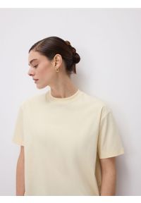 Reserved - T-shirt oversize z merceryzowanej bawełny - złamana biel. Materiał: bawełna #1