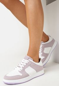 Born2be - Biało-Fioletowe Sneakersy Sarsana. Okazja: na co dzień. Nosek buta: okrągły. Kolor: biały. Materiał: syntetyk. Szerokość cholewki: normalna. Wzór: gładki, aplikacja. Obcas: na platformie #3