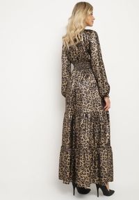 Born2be - Czarno-Złota Rozkloszowana Sukienka w Panterkę z Falbanami i Gumką w Talii Tinnetra. Okazja: na co dzień. Typ kołnierza: dekolt w kształcie V. Kolor: czarny. Materiał: skóra. Wzór: motyw zwierzęcy. Styl: casual, elegancki #2