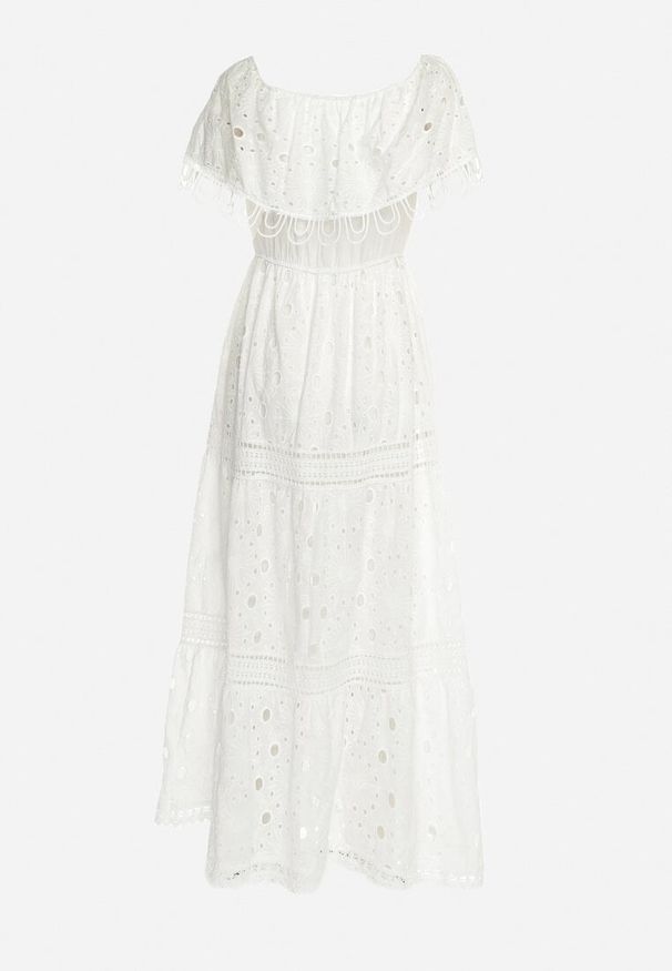 Born2be - Biała Bawełniana Sukienka Maxi w Stylu Boho Ozdobiona Ażurowym Haftem Hellvia. Typ kołnierza: dekolt hiszpanka. Kolor: biały. Materiał: bawełna. Wzór: aplikacja, ażurowy, haft. Typ sukienki: rozkloszowane. Styl: boho. Długość: maxi