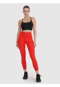 4f - 4F Legginsy treningowe 7/8 z wysokim stanem damskie - czerwone M. Stan: podwyższony. Kolor: czerwony. Materiał: dzianina, włókno, poliester, materiał, elastan. Wzór: gładki, ze splotem, jednolity. Sport: fitness