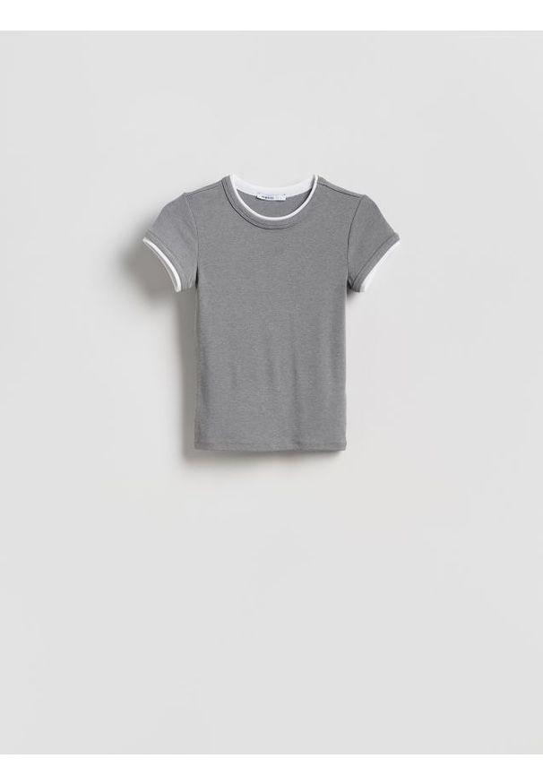 Reserved - T-shirt z kontrastową wstawką - jasnoszary. Kolor: szary. Materiał: dzianina, wiskoza