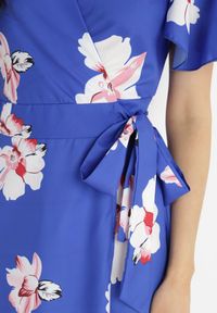 Born2be - Ciemnoniebieska Sukienka Diokharei. Kolor: niebieski. Materiał: wiskoza. Długość rękawa: krótki rękaw. Wzór: kwiaty. Typ sukienki: kopertowe. Długość: maxi #2