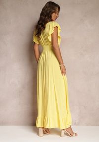 Renee - Żółta Kopertowa Sukienka z Wiskozy Ozdobiona Falbanką Carnovie. Kolor: żółty. Materiał: wiskoza. Wzór: aplikacja. Sezon: lato. Typ sukienki: kopertowe #4
