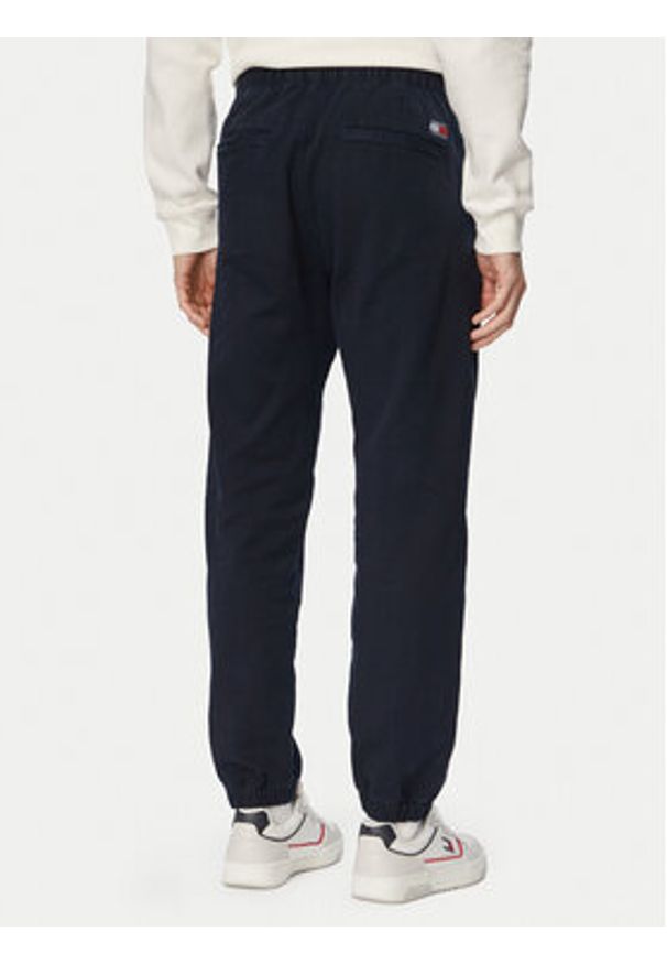 Tommy Jeans Joggery Sonny DM0DM22819 Granatowy Tapered Fit. Kolor: niebieski. Materiał: bawełna
