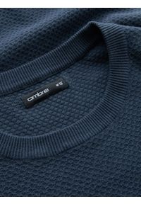 Ombre Clothing - Męski sweter RELAXED FIT z dzianiny o diamentowym splocie – granatowy V2 - Rozmiar: L. Okazja: na co dzień. Kolor: niebieski. Materiał: dzianina. Wzór: ze splotem. Styl: klasyczny, casual #5