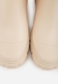 Renee - Beżowe Kalosze Typu Sztyblety z Antypoślizgową Podeszwą Volenne. Kolor: beżowy. Materiał: jeans. Styl: klasyczny #7