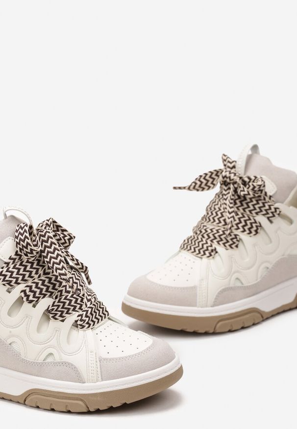 Renee - Beżowe Sneakersy z Szerokimi Sznurówkami Nolita. Okazja: na co dzień. Kolor: beżowy