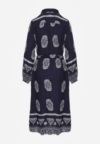 Renee - Granatowa Sukienka Koszulowa Wiązana w Pasie w Stylu Boho Rorisha. Okazja: na co dzień. Kolor: niebieski. Materiał: wiskoza, tkanina. Typ sukienki: koszulowe. Styl: boho #4