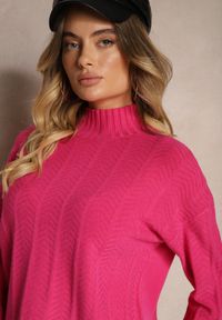 Renee - Fuksjowy Sweter Półgolf z Ozdobnym Tłoczeniem Porttis. Kolor: różowy. Sezon: zima