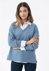 Volcano - Ciepły sweter z dekoltem w serek S-NOVA. Okazja: na co dzień. Typ kołnierza: dekolt w serek. Kolor: niebieski. Materiał: materiał, prążkowany, wiskoza, jeans. Długość: długie. Styl: klasyczny, casual, elegancki #1