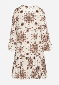 Born2be - Brązowa Wiskozowa Sukienka z Geometrycznym Wzorem Filavara. Okazja: na co dzień. Kolor: brązowy. Materiał: wiskoza. Wzór: geometria. Typ sukienki: proste. Styl: casual, klasyczny #2