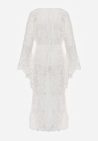 Born2be - Biały Kardigan Ażurowa Narzutka z Materiałowym Paskiem Arisstea. Okazja: na co dzień. Kolor: biały. Materiał: materiał. Długość rękawa: długi rękaw. Długość: długie. Wzór: ażurowy. Styl: casual #3