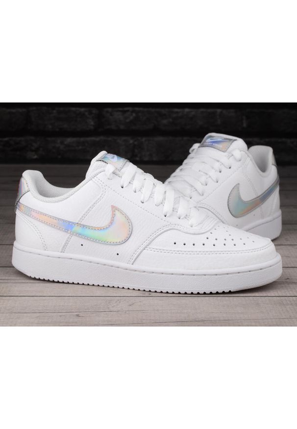 Buty sportowe damskie sneakersy Nike COURT VISION LO. Kolor: biały. Model: Nike Court