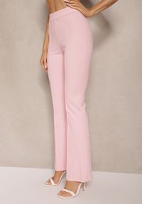 Renee - Różowy Komplet Top Bandeau z Baskinką i Spodnie o Kroju Flare Vilkio. Kolor: różowy #4