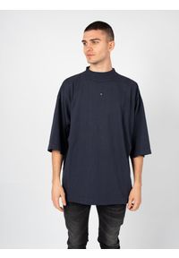 Yeezy Gap Engineered by Balenciaga - Yeezy Gap Engineered By Balenciaga T-Shirt "Logo" | 719614 TMVQ2 | Mężczyzna | Granatowy. Kolor: niebieski. Materiał: bawełna. Wzór: nadruk #9