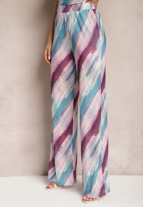 Renee - Niebiesko-Fioletowe Siateczkowe Spodnie Szerokie High Waist Mandiore. Okazja: na co dzień. Stan: podwyższony. Kolor: niebieski. Styl: elegancki, casual