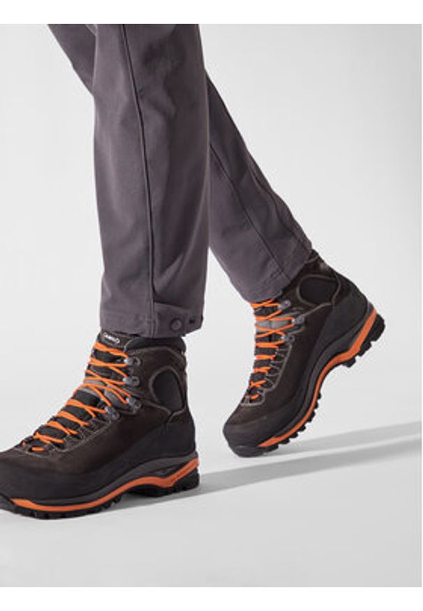 Aku Trekkingi Superalp Gtx GORE-TEX 593 Czarny. Kolor: czarny. Materiał: zamsz, skóra. Technologia: Gore-Tex. Sport: turystyka piesza