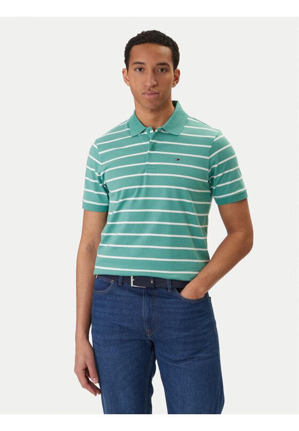 Tommy Jeans Polo DM0DM22708 Zielony Regular Fit. Typ kołnierza: polo. Kolor: zielony. Materiał: bawełna