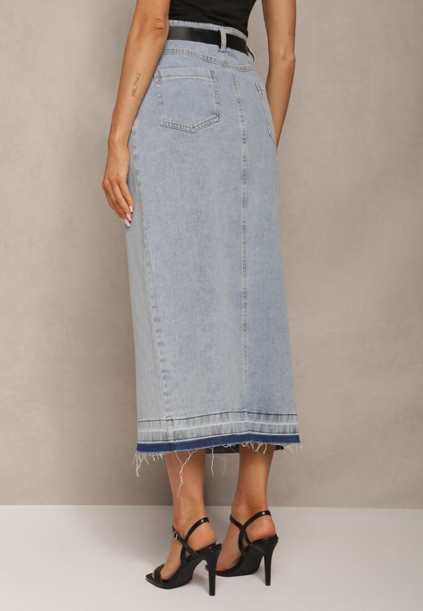 Renee - Jasnoniebieska Ołówkowa Spódnica Jeansowa z Paskiem w Komplecie Olvane. Kolor: niebieski. Materiał: jeans